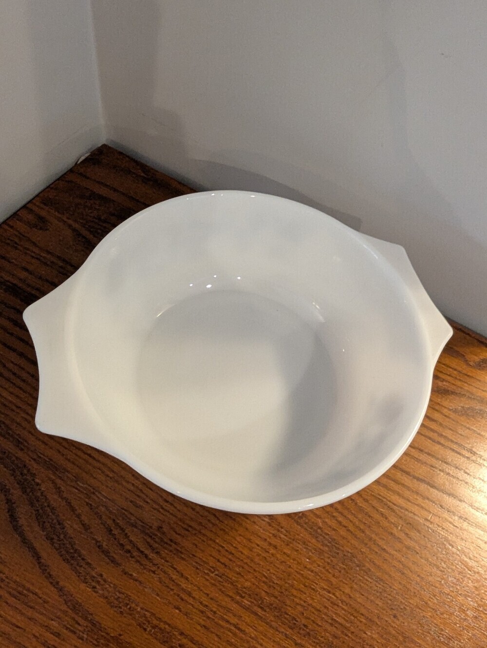 Vintage Pyrex England casserole dish in brown vine pattern 1960s 10" Milk Glass - Picture 7 of 8